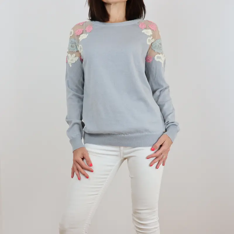 Jersey gris detalle encaje flores DBDA