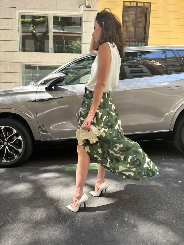 JOHANNA ORTIZ. Falda asimétrica estampada.