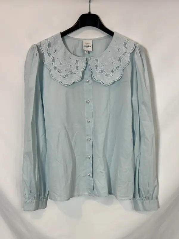 JOLIE JOLIE. blusa azul claro cuello bebé T.m