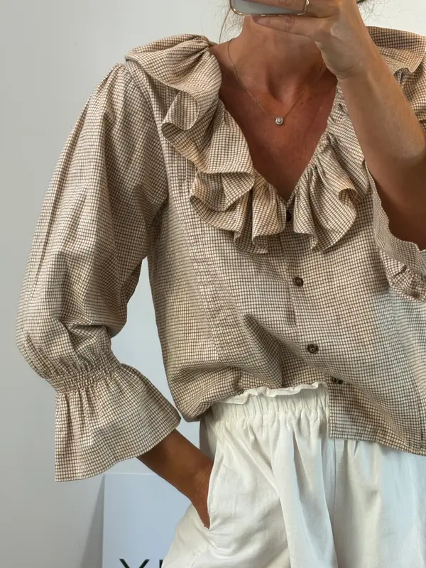 JOSEPHINE. Blusa beiges volante algodón y lino. T S