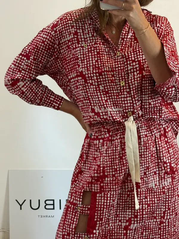KIMALÉ. Conjunto falda y camisa roja estampada. T 36