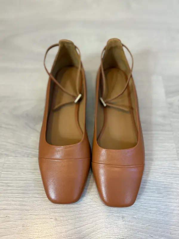 LACHOIX. Bailarina piel hebilla camel T 40