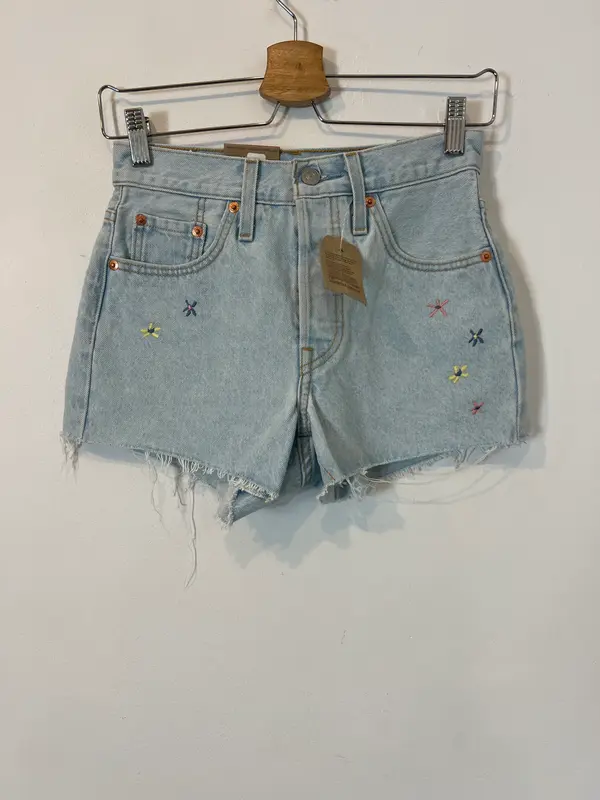 LEVI'S. Denim shorts  bordados