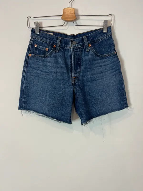 LEVI'S. Pantalón corto denim T.25(34/36)
