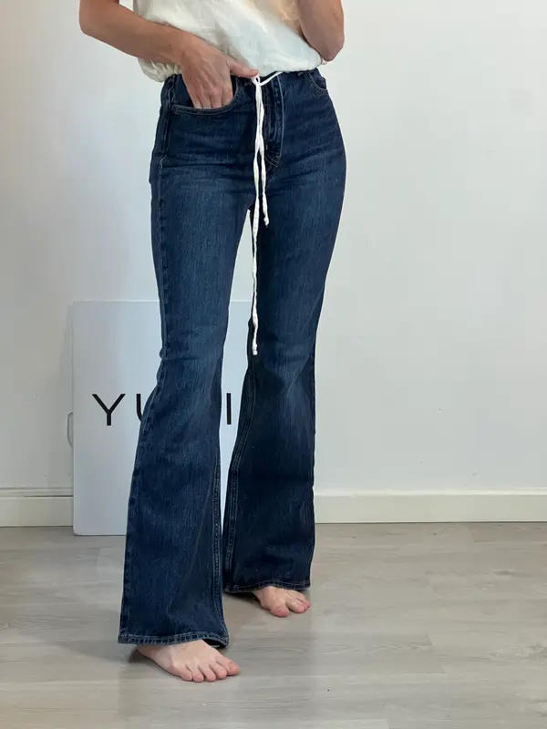 LEVI'S. Pantalón denim high flare