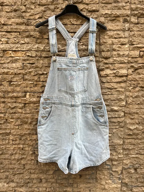 LEVI'S. Peto corto vaquero T.s