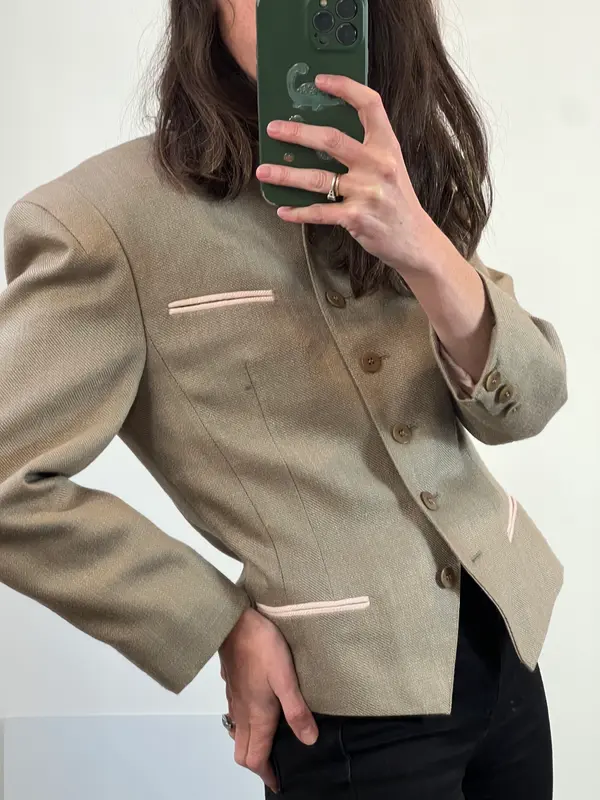 LOUIS FÉRAUD. Chaqueta verde con lino