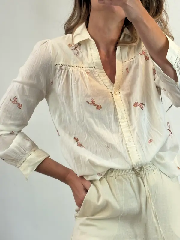MAISON HOTEL. Blusa algodón bordados