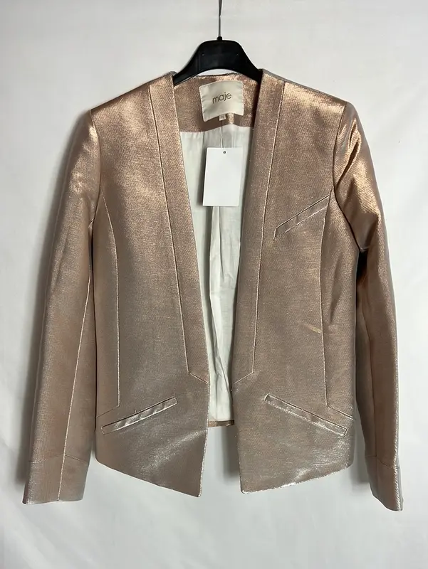 MAJE. Blazer rosa claro brillo. T 36