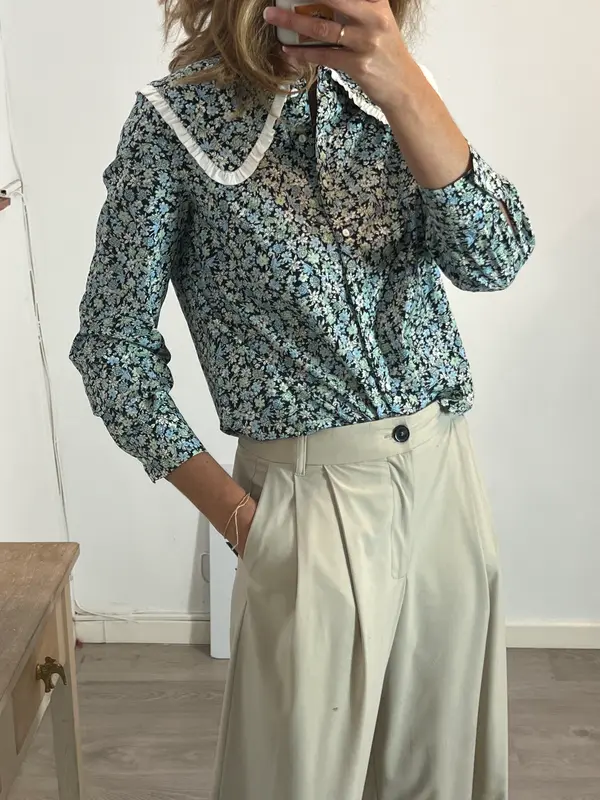 MAJE. Blusa flores detalle cuello. T 1 (XS)