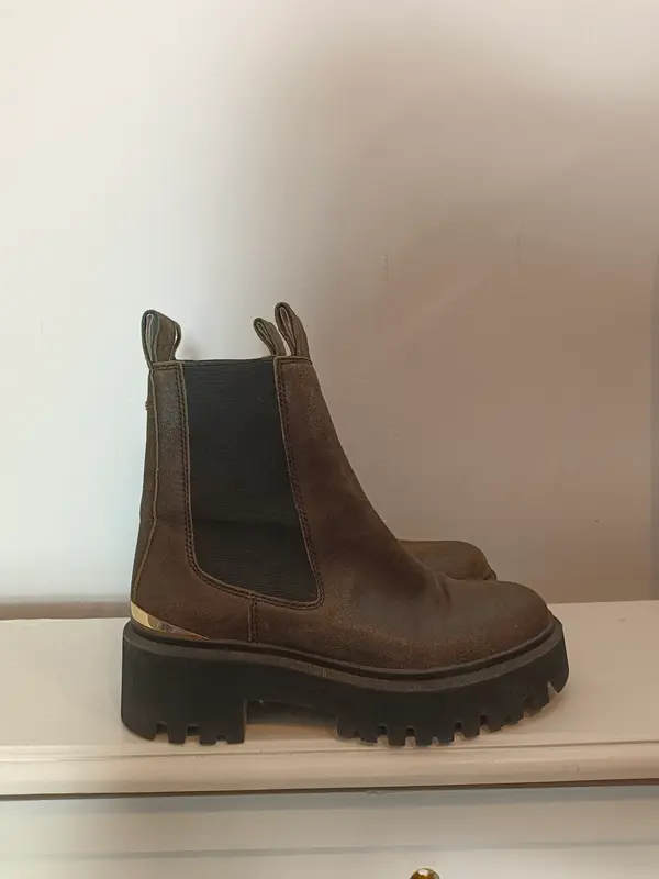 MAJE. Botines verdes suela ancha T.38