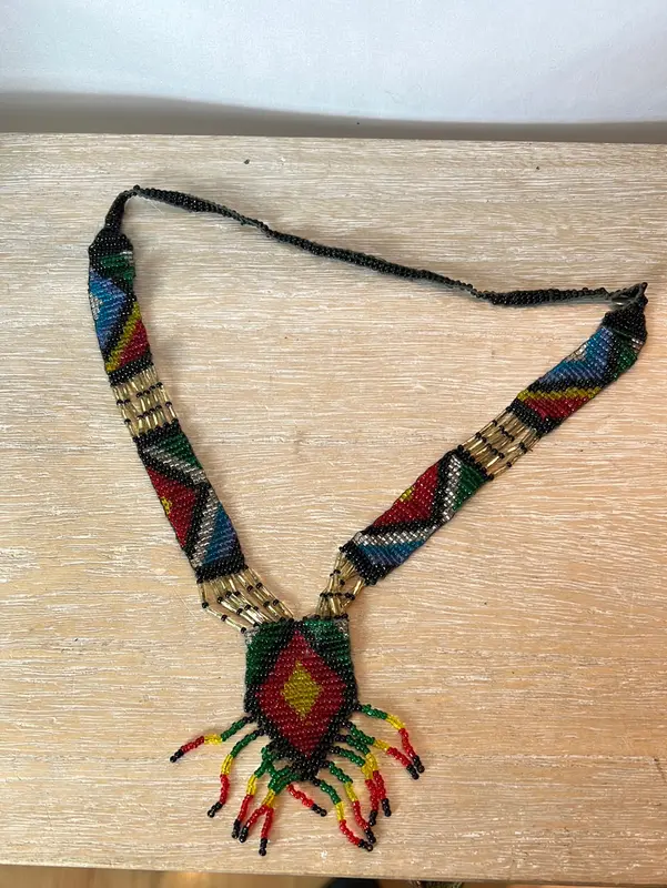 MAJE. Collar étnico