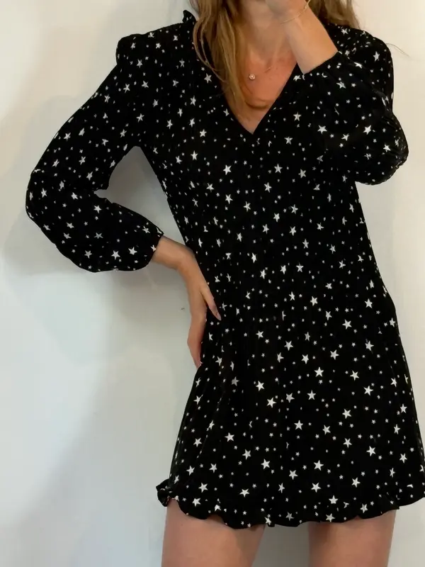 MAJE. Vestido corto negro estrellas T.36