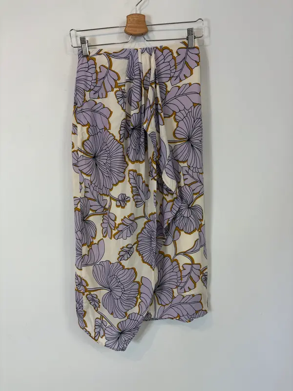 MAKSU. Falda midi estampada . T S