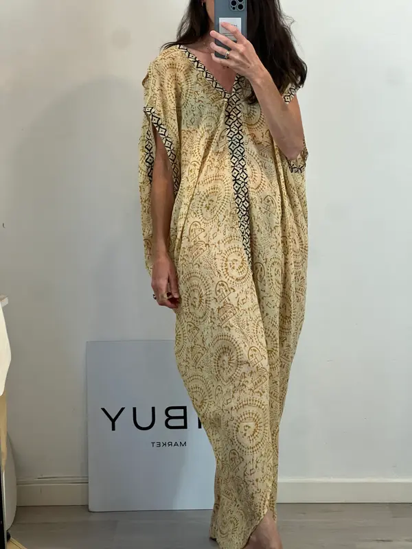 MANGALAM. Vestido caftán estampado