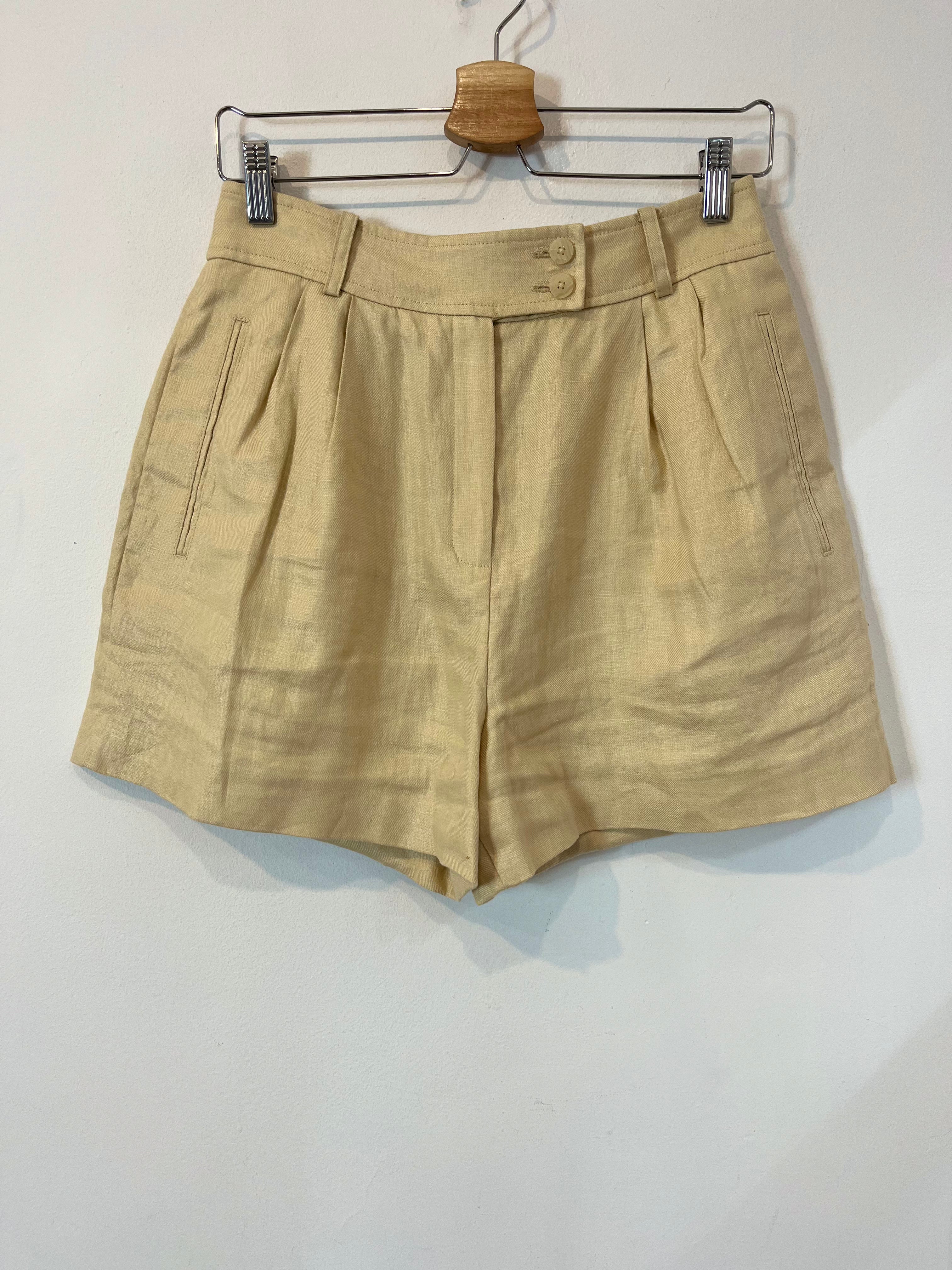 MANGO. Bermuda lino beige. T 36