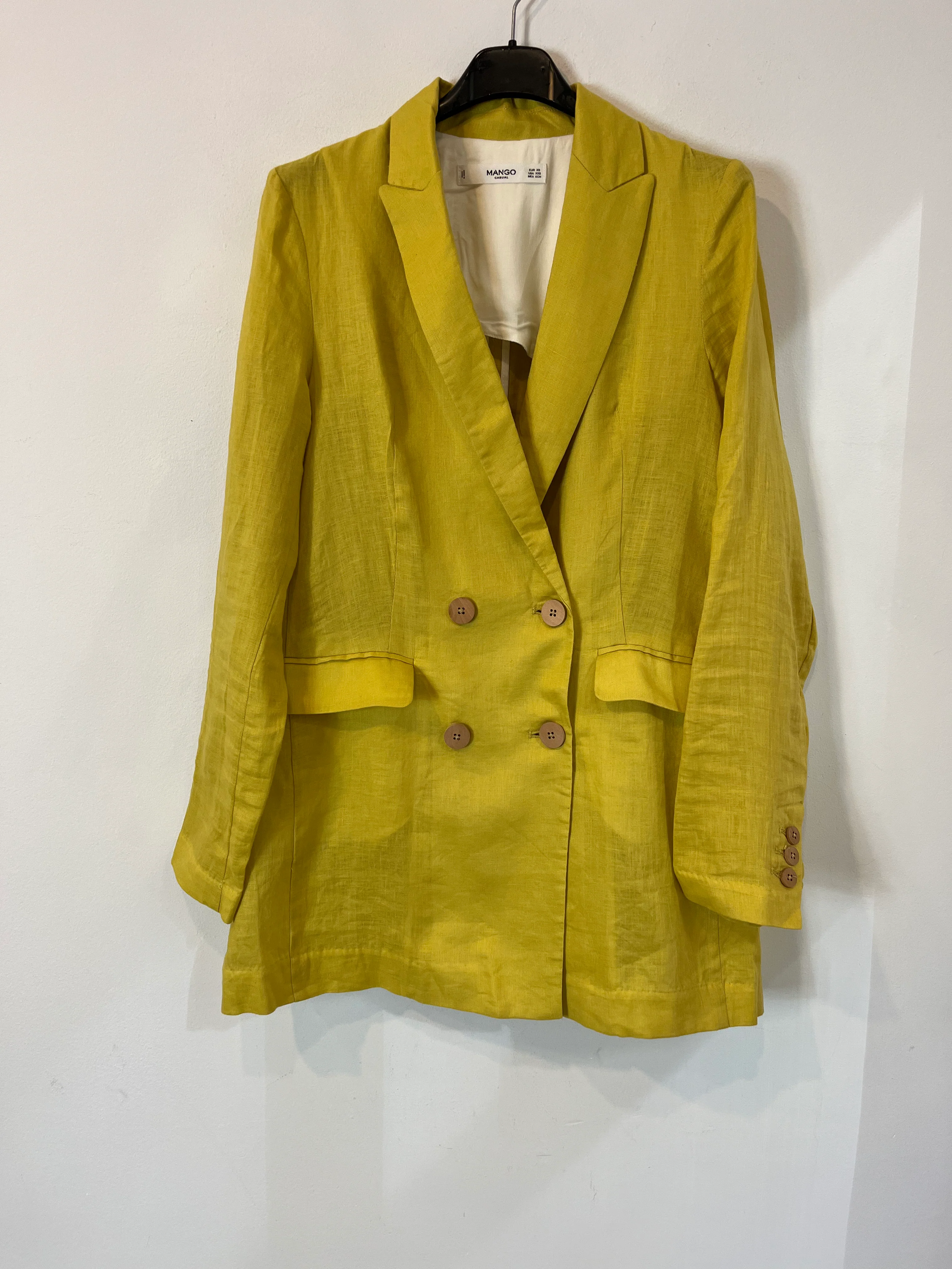 MANGO. Blazer lino pistacho. T XS