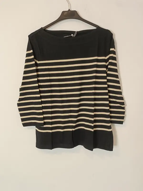 MANGO. Camiseta de rayas negra y blanca T.l