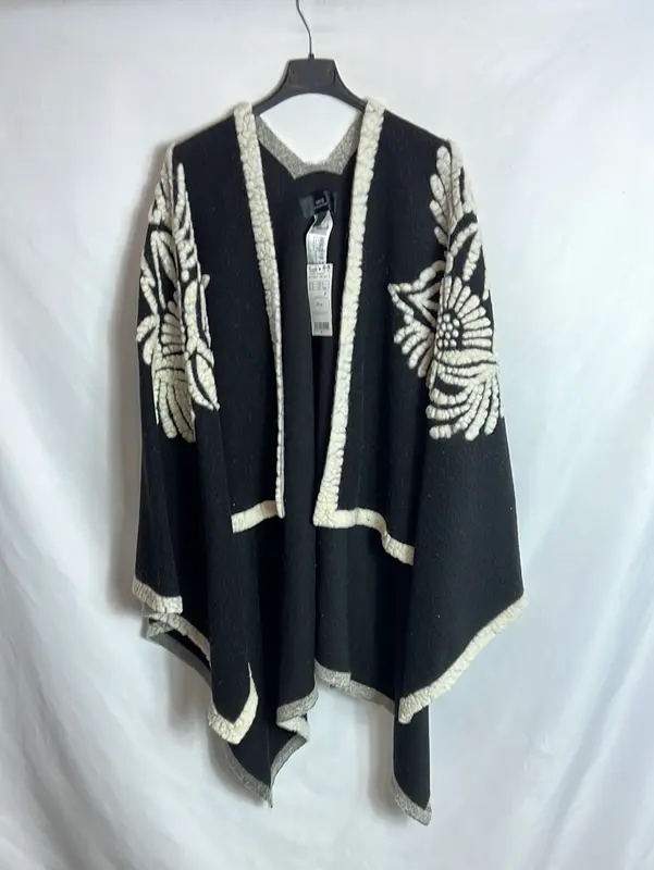 MANGO. Capa negra y beige texturas. T U