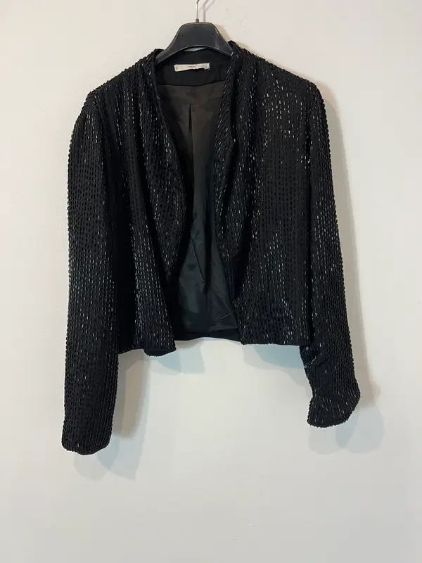 MANGO. Chaqueta negra abalorios T.m