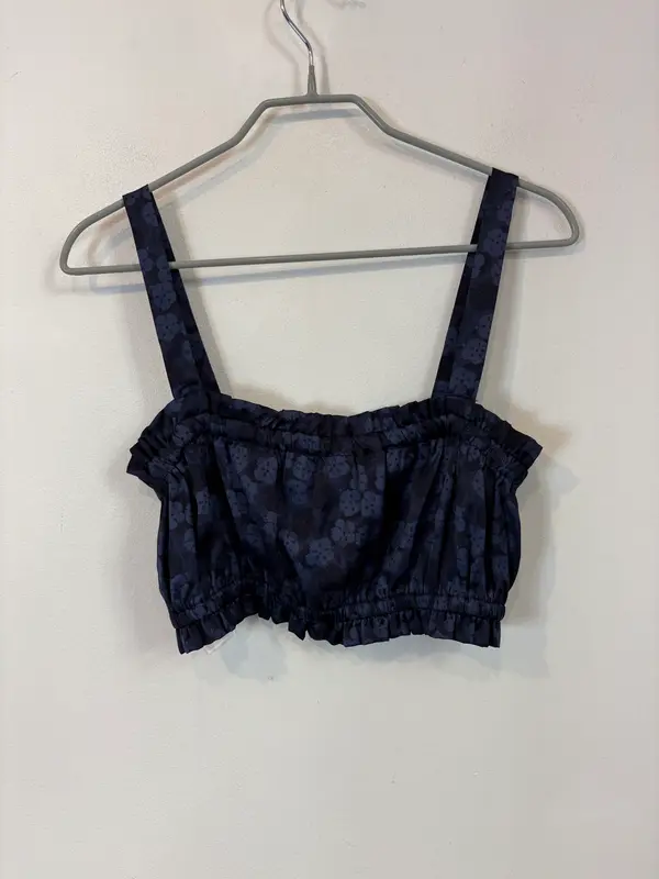 MANGO. Crop top satinado estampado