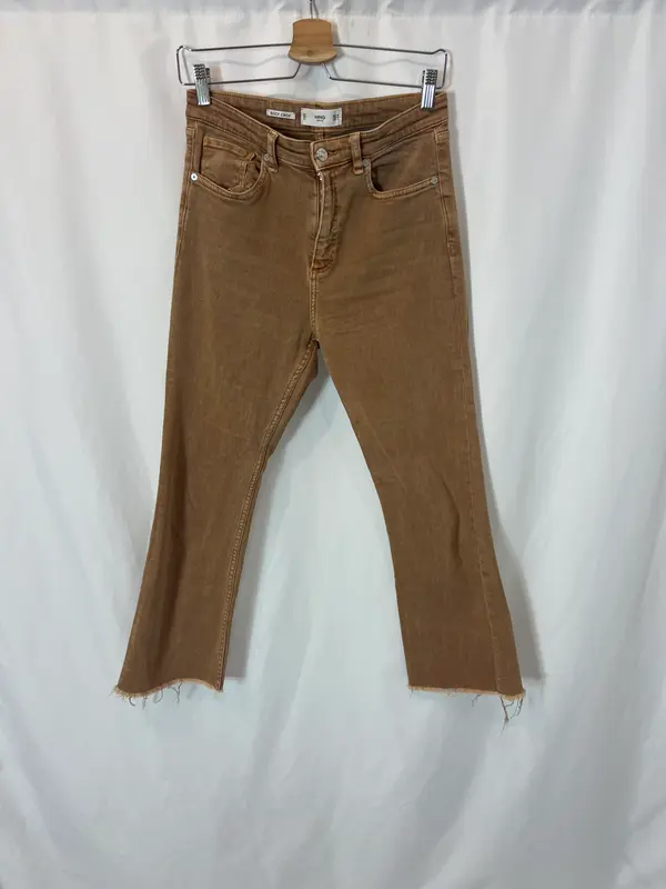 MANGO. Denim cropped teja efecto desgastado. T 38