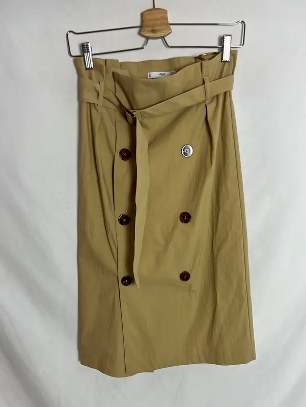 MANGO. Falda midi beige botones nácar. T S