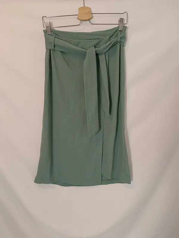 MANGO. Falda midi cruzada T.m