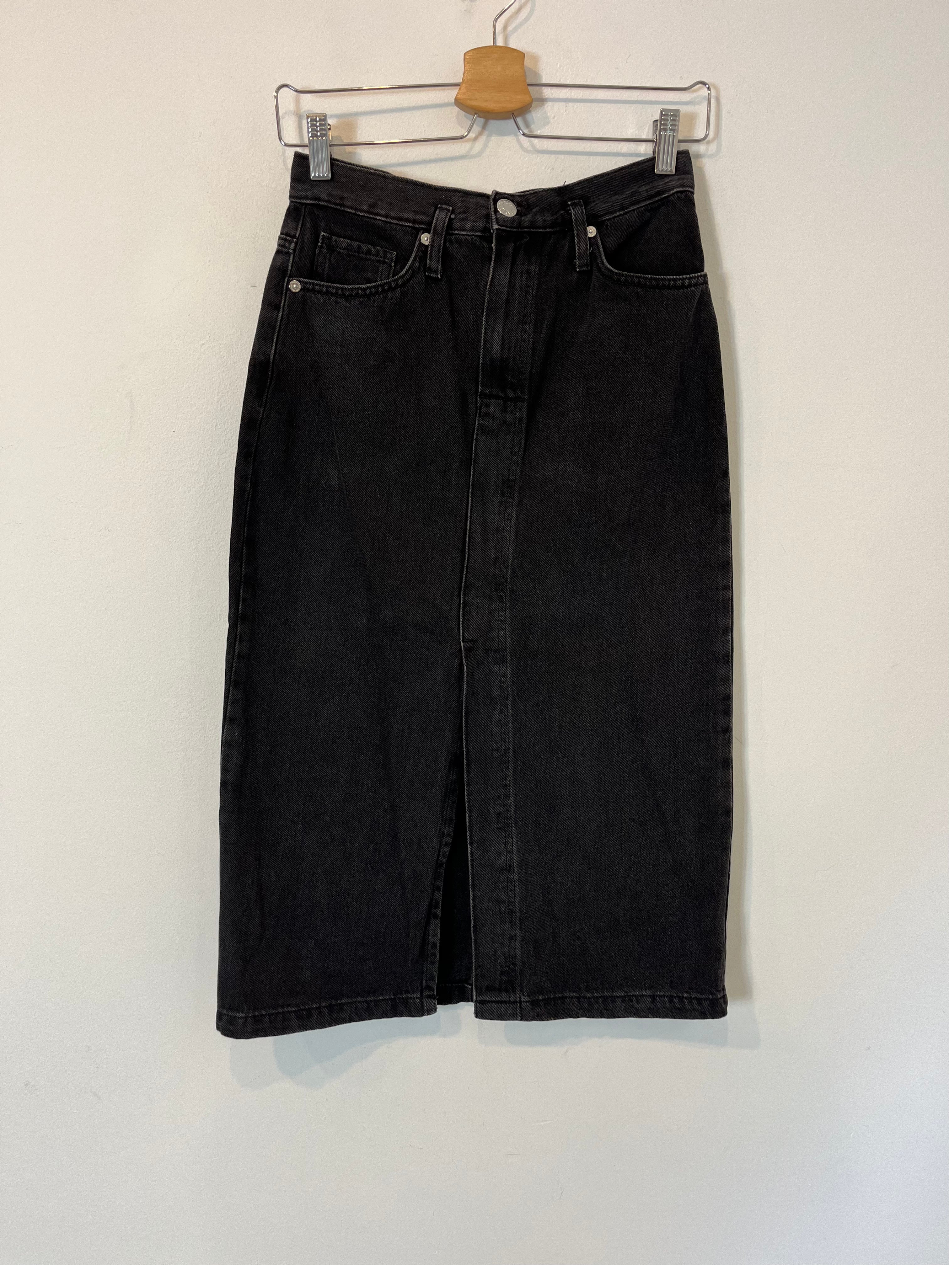 MANGO. Falda midi denim negra. T XS