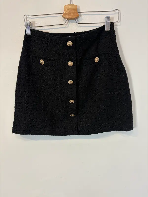 MANGO. Falda tweed botones dorados