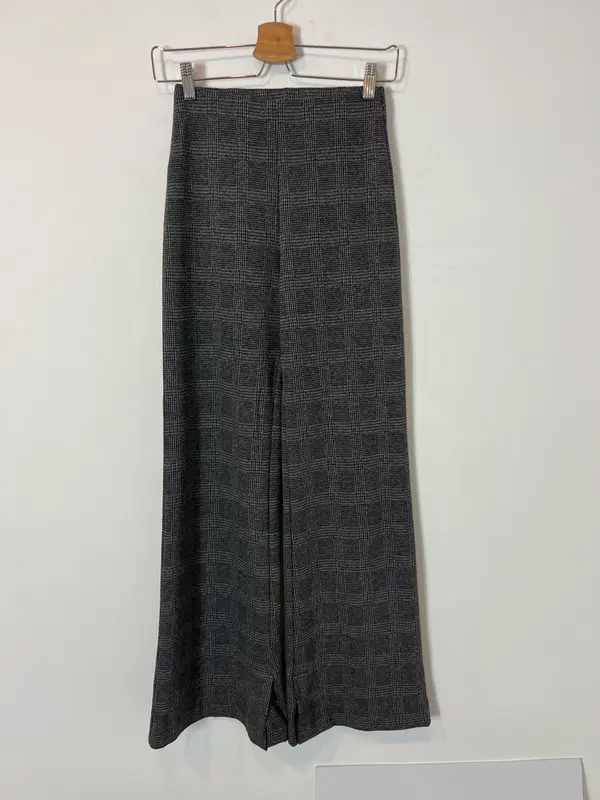 MANGO. Pantalón campana cuadros T.xxs