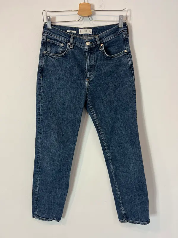 MANGO. Pantalón denim recto oscuro T.36