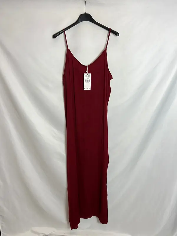MANGO. Vestido midi burdeos apertura. T L