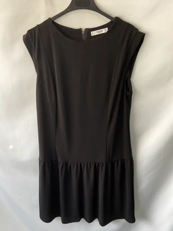 MANGO. Vestido volante T.m