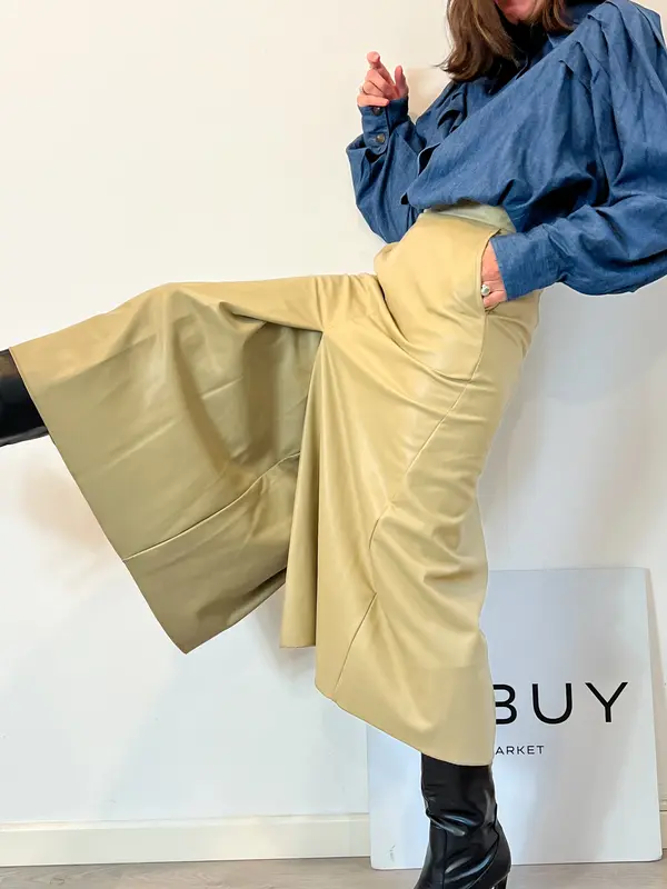 MARIANDRADA. Falda pantalón midi beige