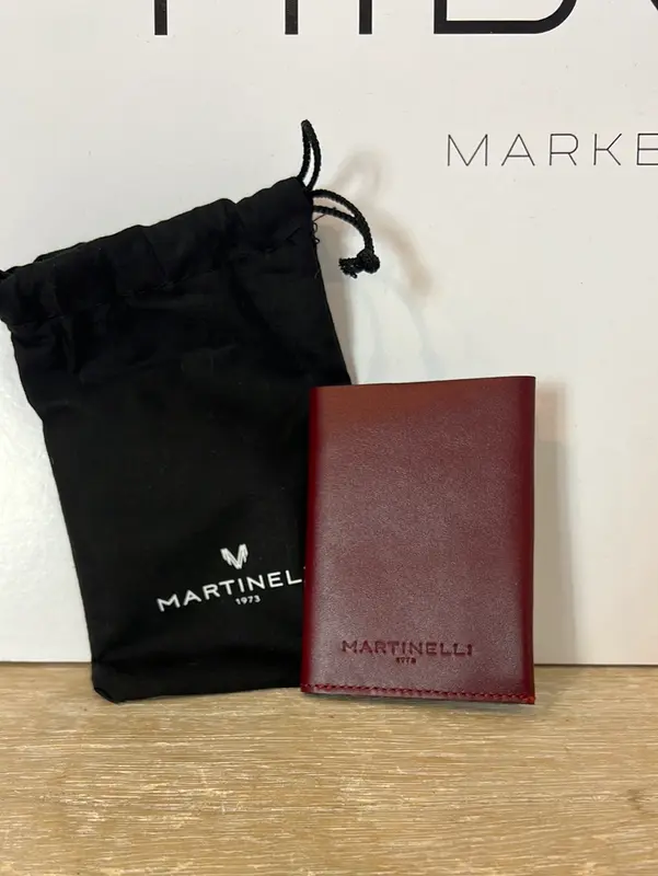 MARTINELLI. Tarjetero piel burdeos