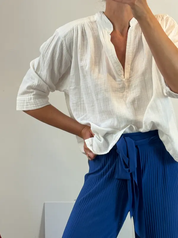 MASSCOB. Blusa blanca algodón