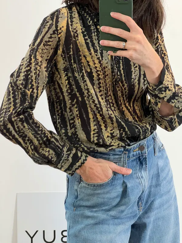 MASSIMO DUTTI. Blusa negra y camel estampada T.34