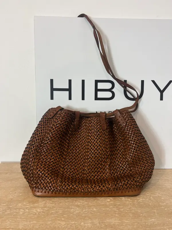 MASSIMO DUTTI. Bolso shopper trenzado piel