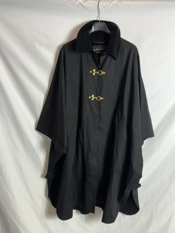 MASSIMO DUTTI. Capa/gabardina negra T.m