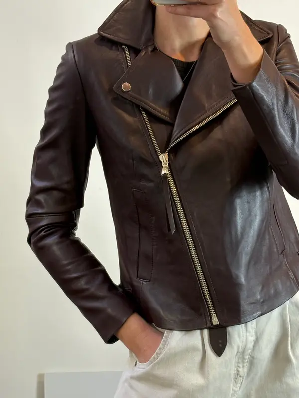 MASSIMO DUTTI. Cazadora burdeos piel