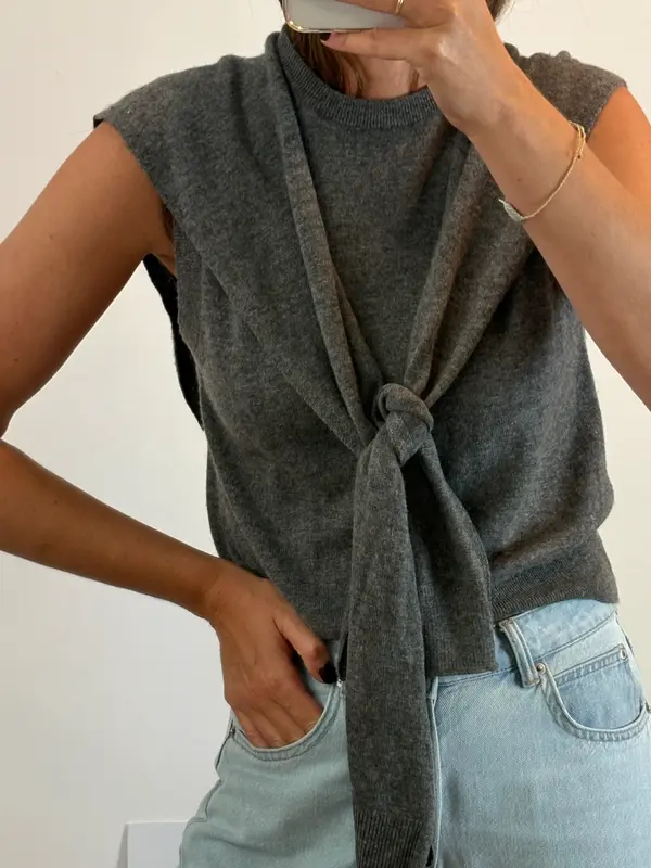 MASSIMO DUTTI. Chaleco gris lana. T M