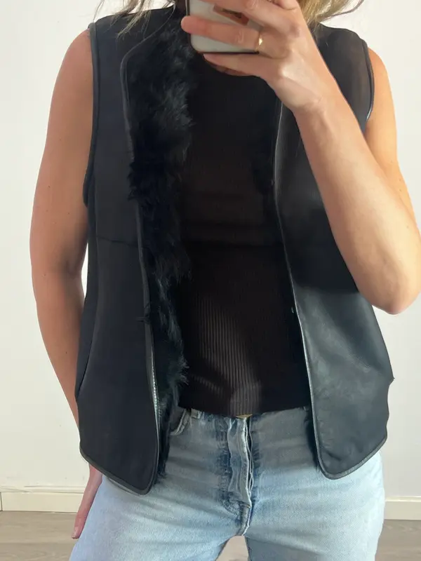 MASSIMO DUTTI. Chaleco negro pelo y piel  T.u(s)
