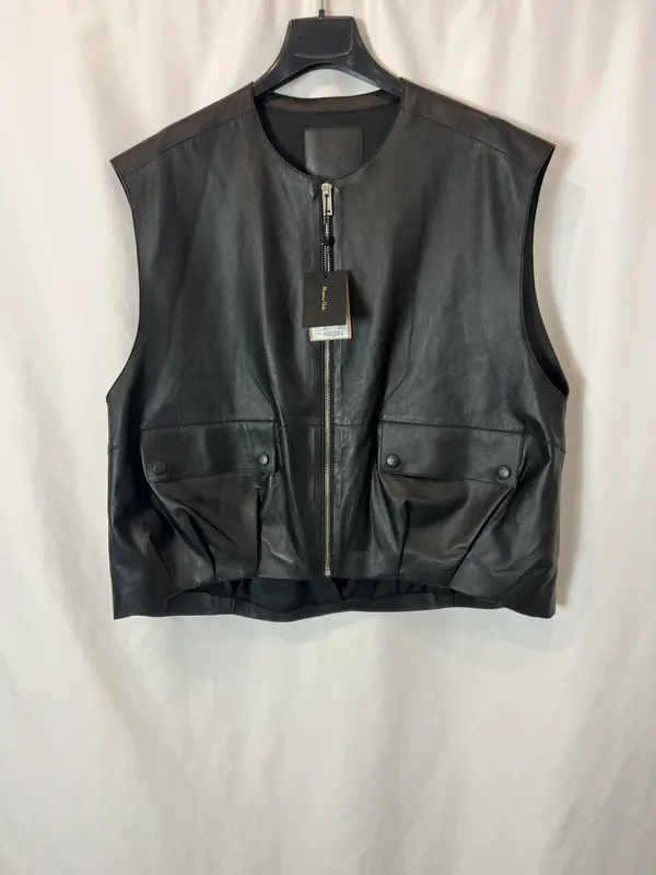 MASSIMO DUTTI. Chaleco piel bolsillos. T XS/S