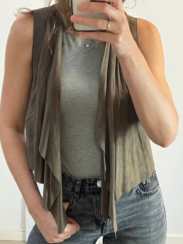 MASSIMO DUTTI. Chaleco piel fluido caqui. T S/M