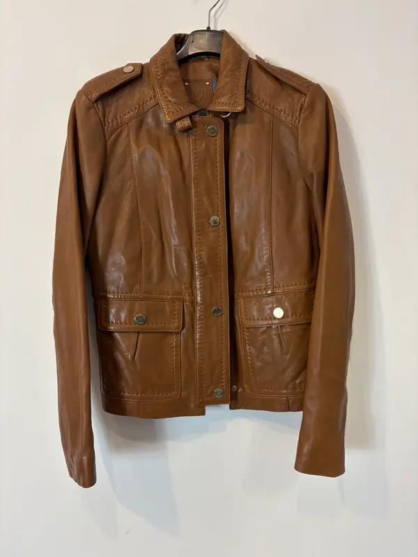 MASSIMO DUTTI. Chaqueta corta piel marrón