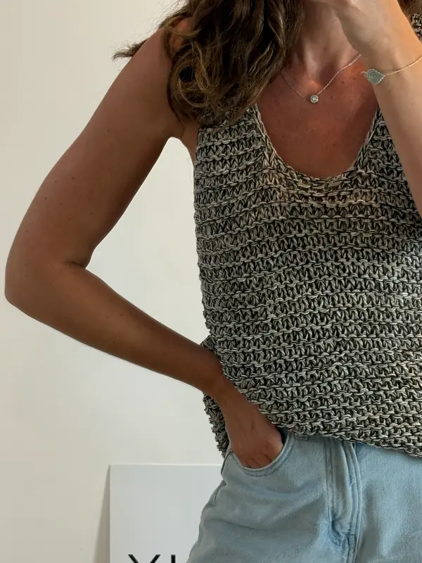 MASSIMO DUTTI. Top punto abiertro. T M