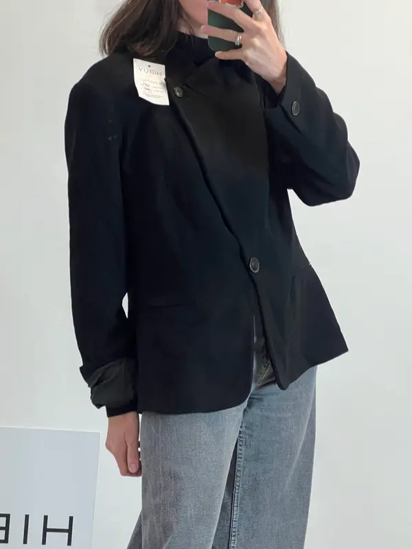 MAxMARA.Blazer negra cruzada