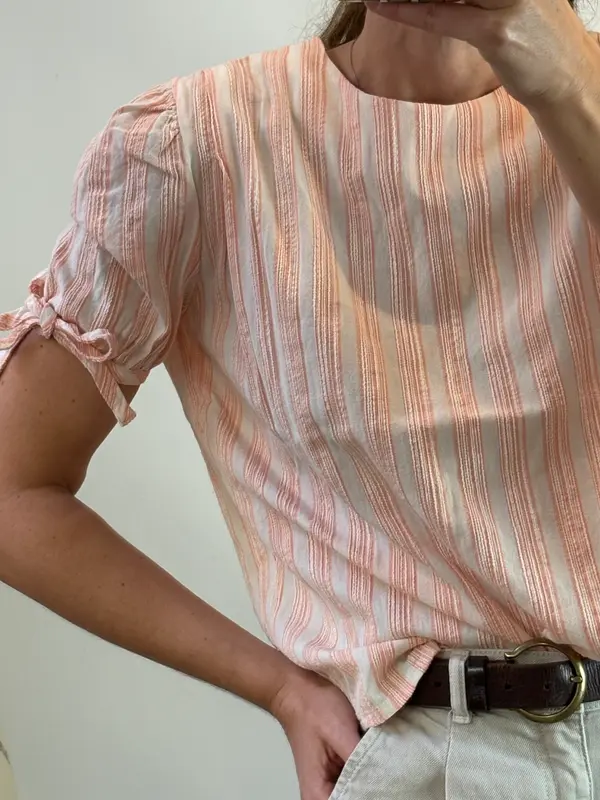 MI CANESÚ. Blusa textura detalle mangas