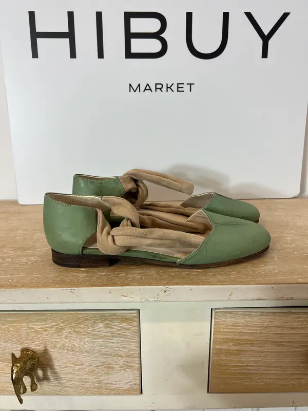 MICUIR. Zapatos planos verdes T.38